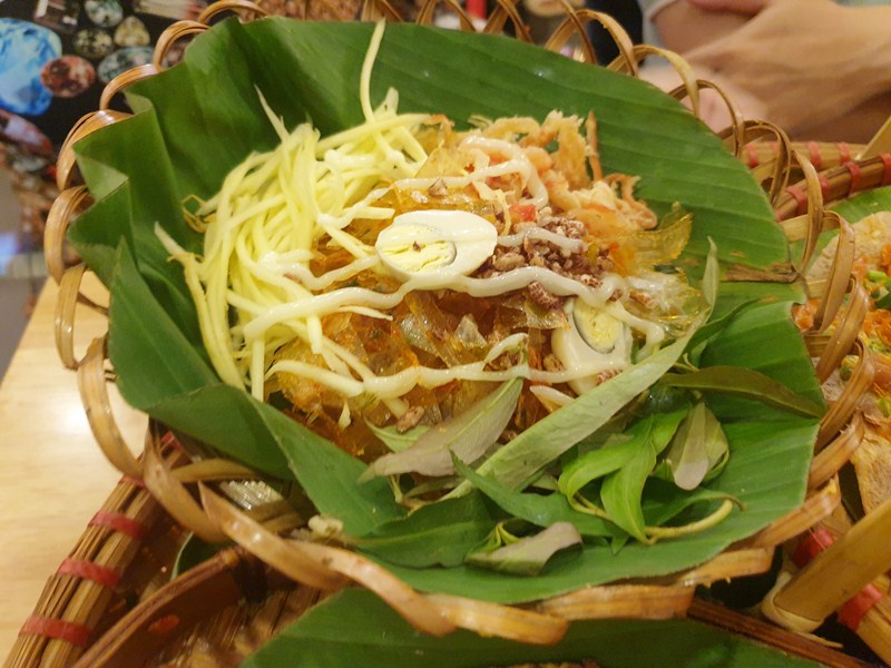 Bánh tráng mâm đường Nguyễn Tri Phương
