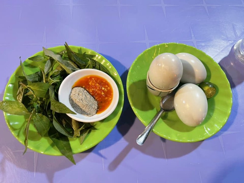 Trứng luộc nước dừa Phúc Lộc