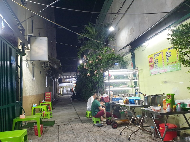 Bánh canh cua Cô Lan - Lũy Bán Bích