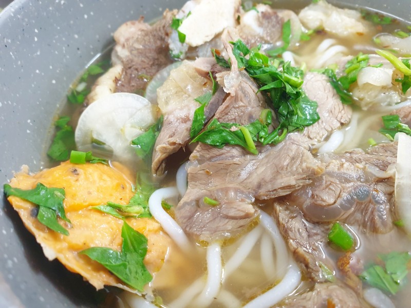 Bún bò Ngọc Nhân - Chợ Phạm Văn Hai
