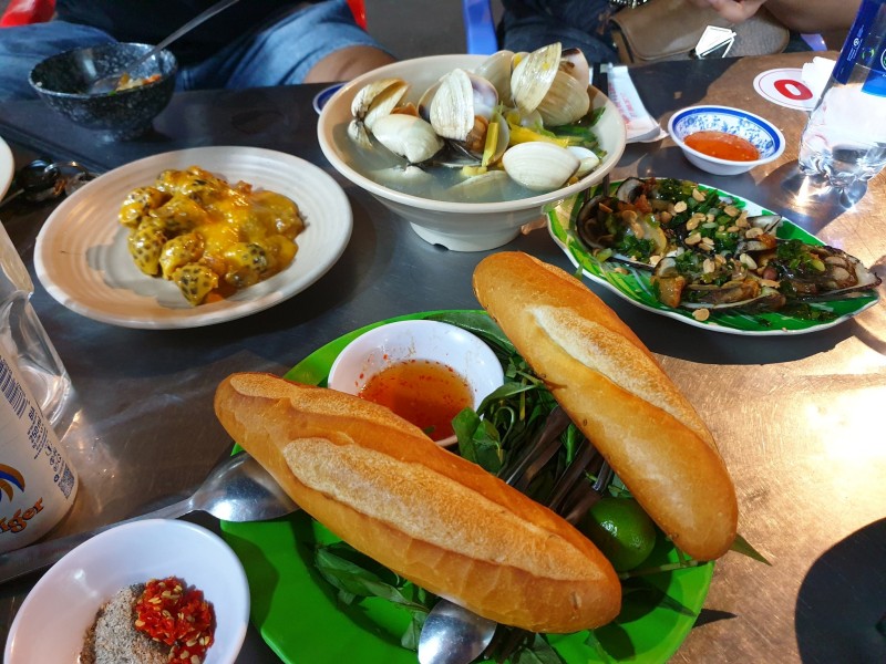 Quán ốc Ku Lỳ phường Thông Tây Hội