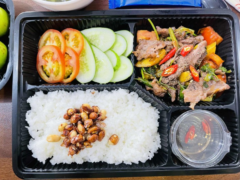 Cơm văn phòng Uri