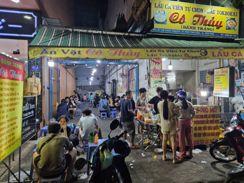 Quán ăn vặt Cô Thủy - phường Phú Thọ Hòa
