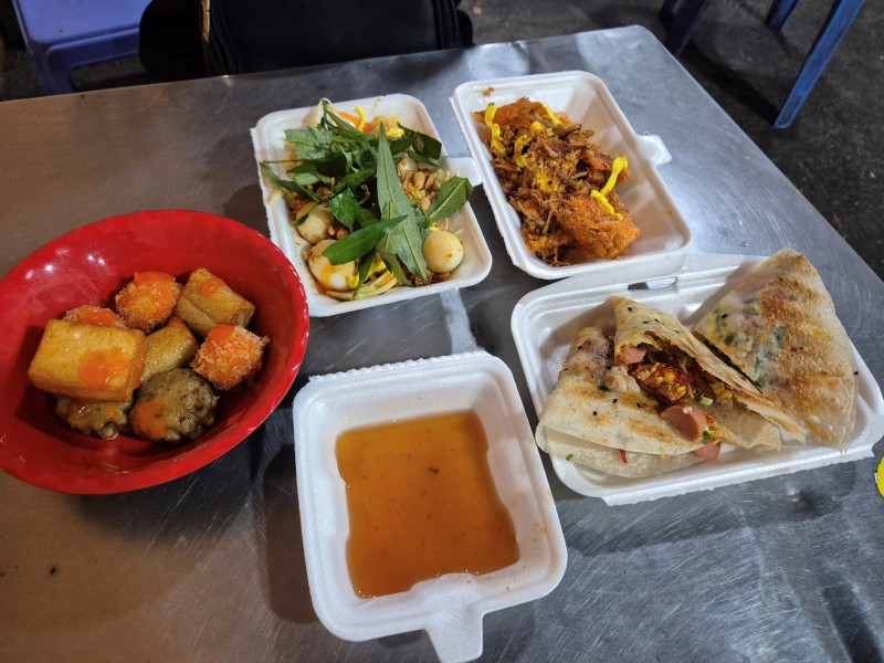 Quán ăn vặt Cô Thủy - phường Phú Thọ Hòa