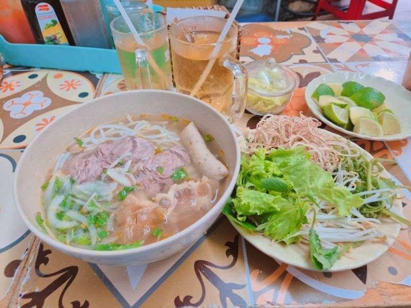 Bún bò huế Nhiêu Tứ Phú Nhuận