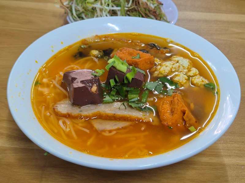 Bún riêu ốc Eli Coffee phường Hòa Hưng