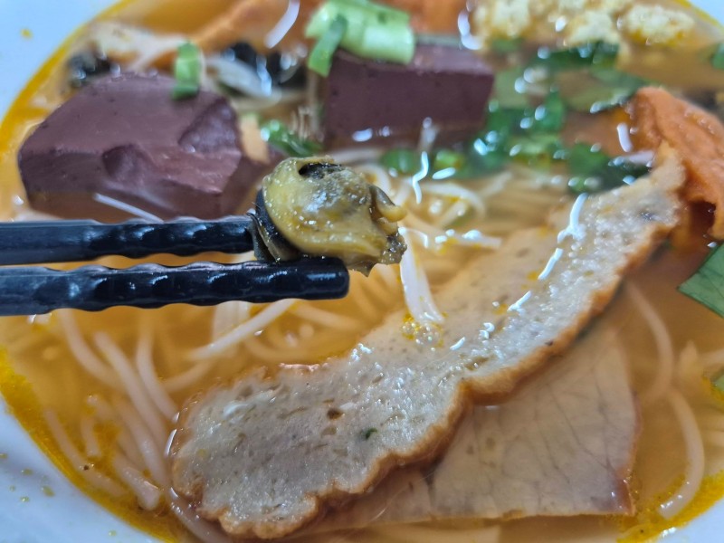 Bún riêu ốc Eli Coffee phường Hòa Hưng