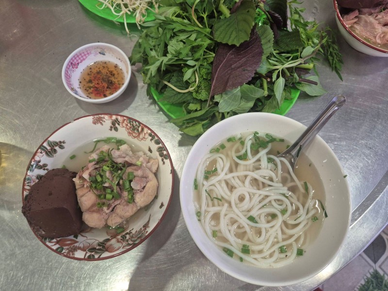 Bánh canh 2 tô 7 Bảnh Trảng Bàng